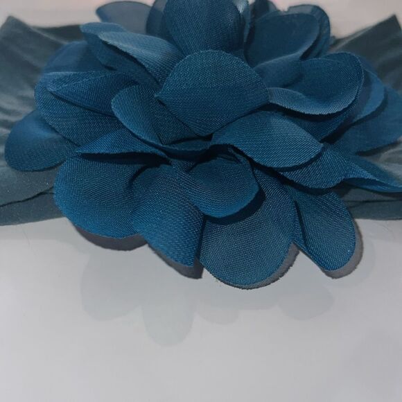 🛍 PRETTY Little GIRLS BLUE BOW Will Complete Any Outfit SIZE 0-24 MON… - Picture 2 of 4